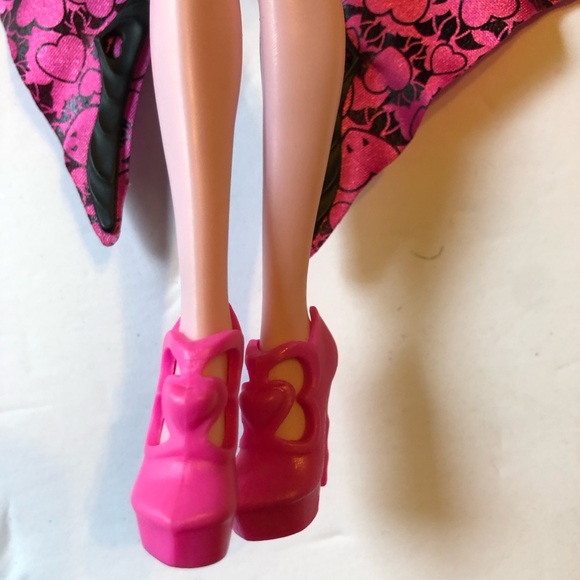 Monster High Draculaura - Ghoul To Bat Transformation Doll - Picture 3 of 14